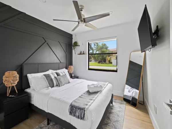 Luxury Miami Vacation Rental 3 Bedroom - Private Pool Oasis, Game Room & Family Friendly